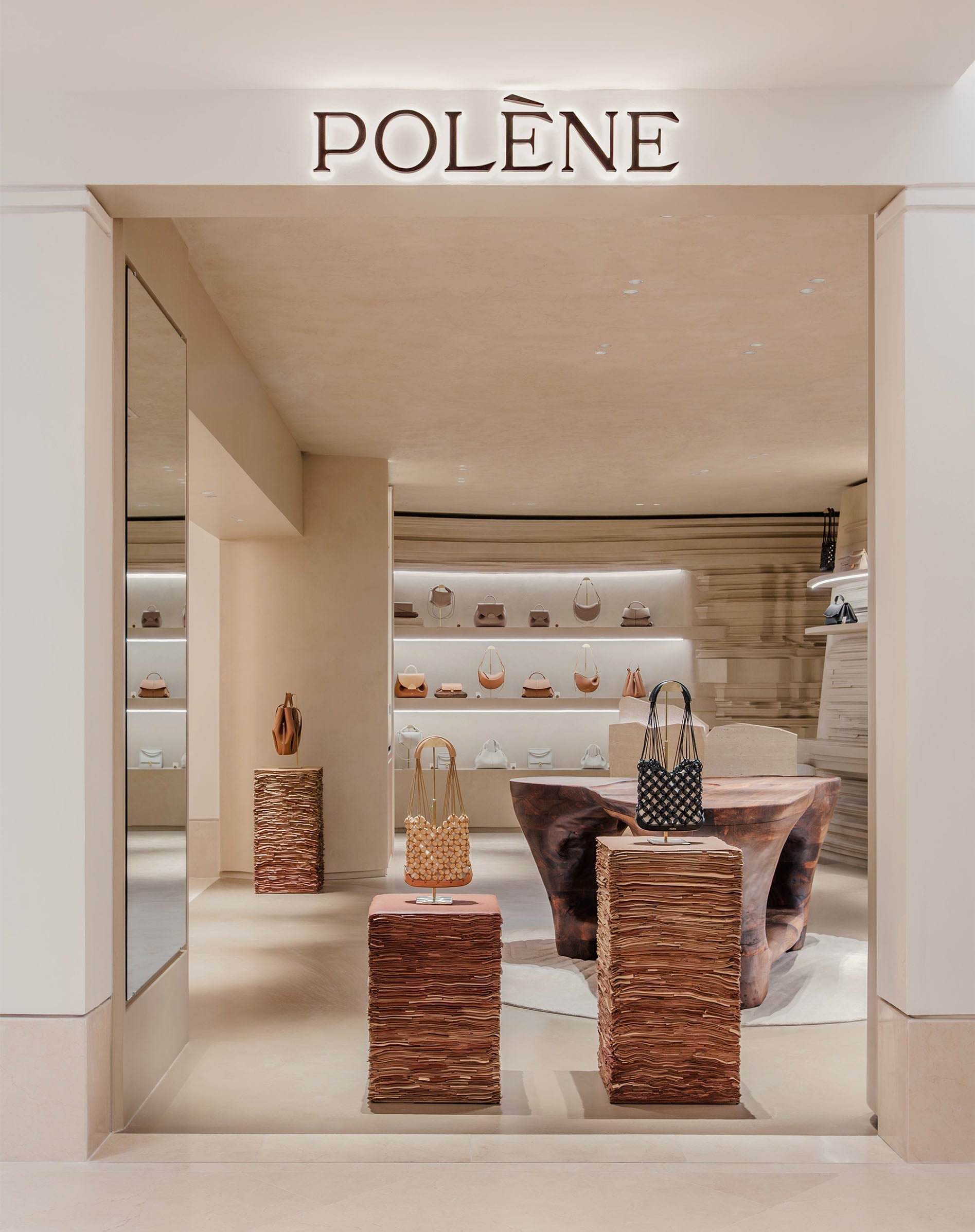 パリ Le Bon Marché – Polène JP