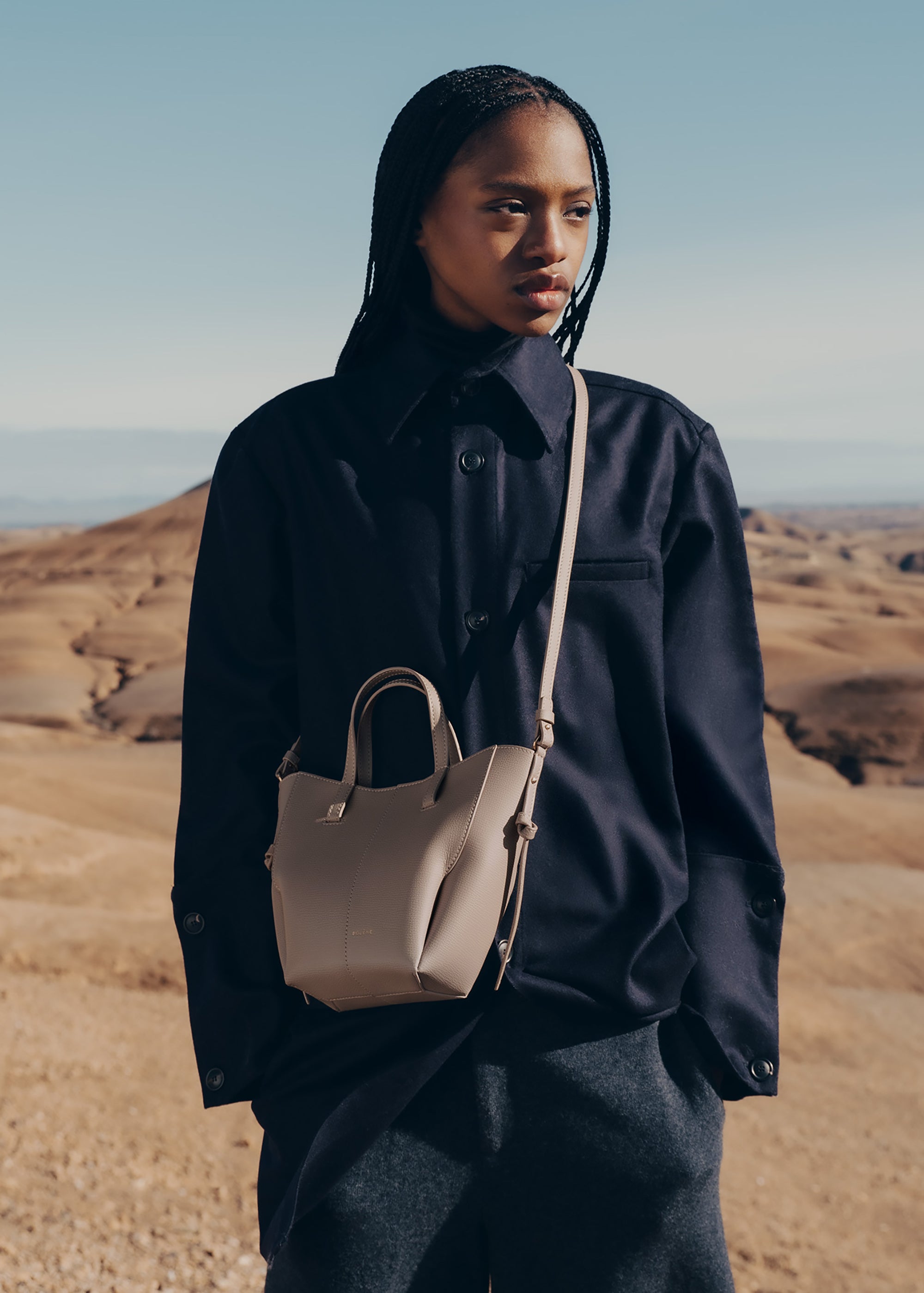 Polène | バッグ - Cyme Tote Nano - テクスチャード トープ – Polène JP