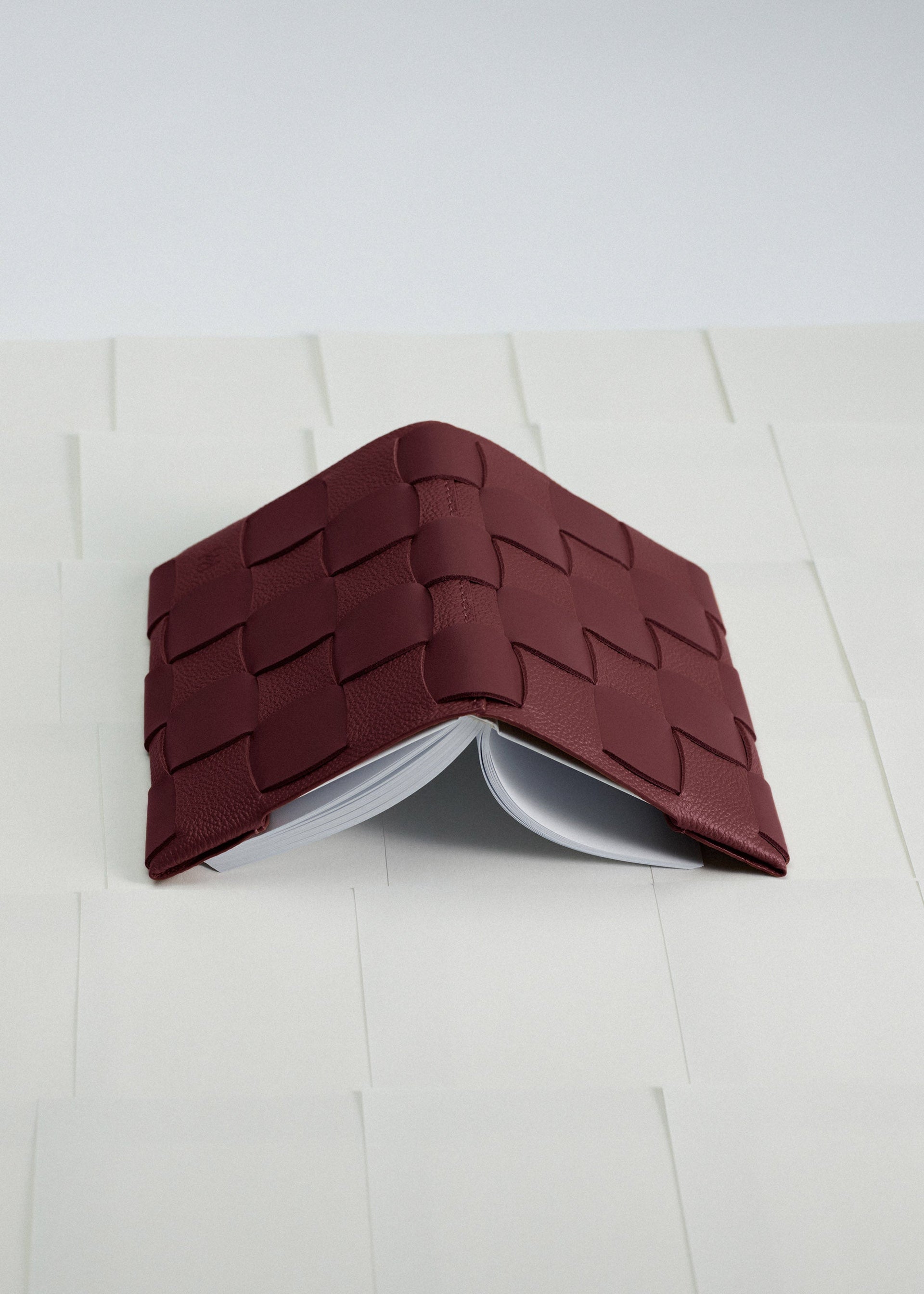 Neiti A6 カバー付きノート - ダークチェリー