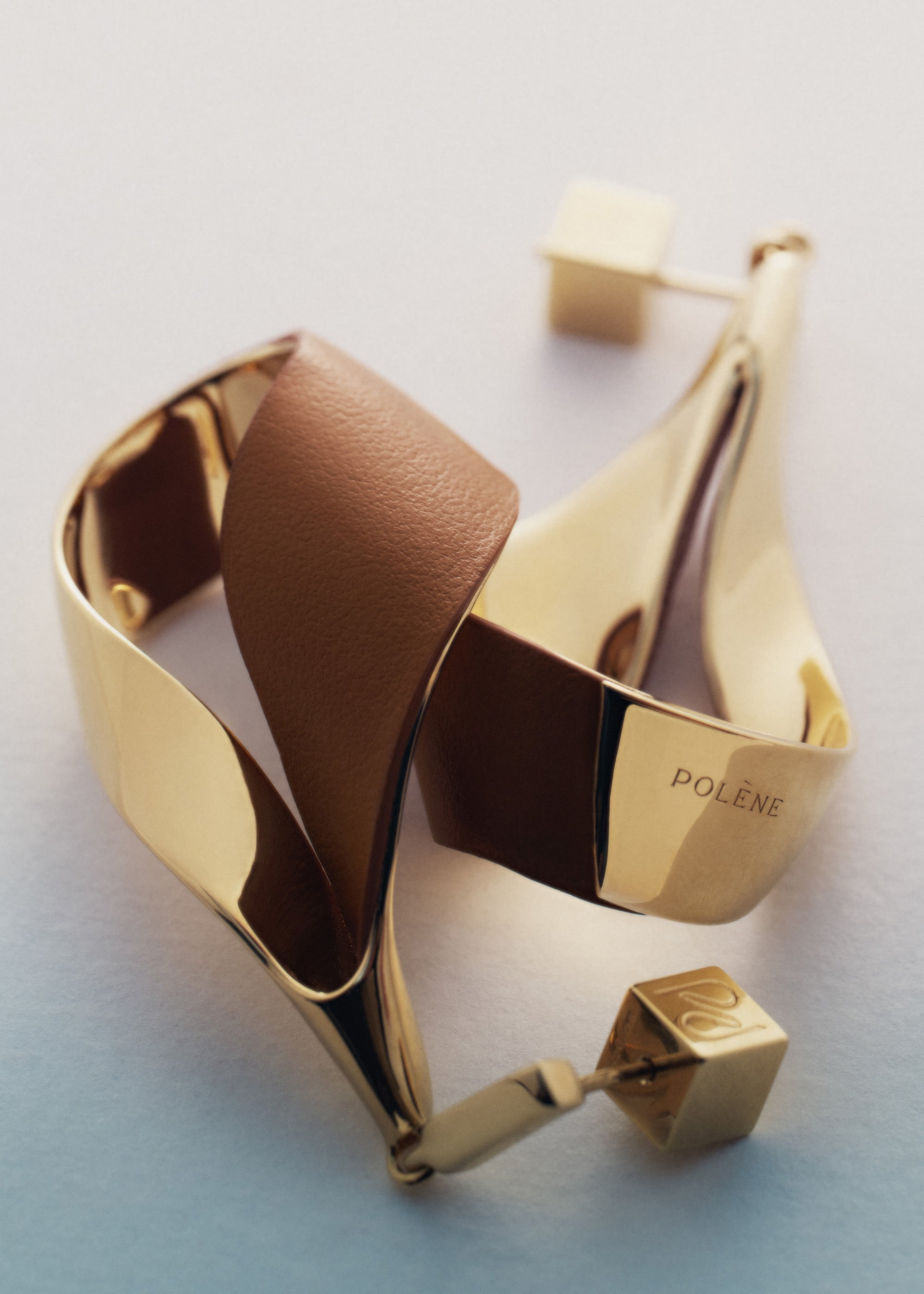 Ormé ドロップピアス - ゴールドカラーxキャメル – Polène