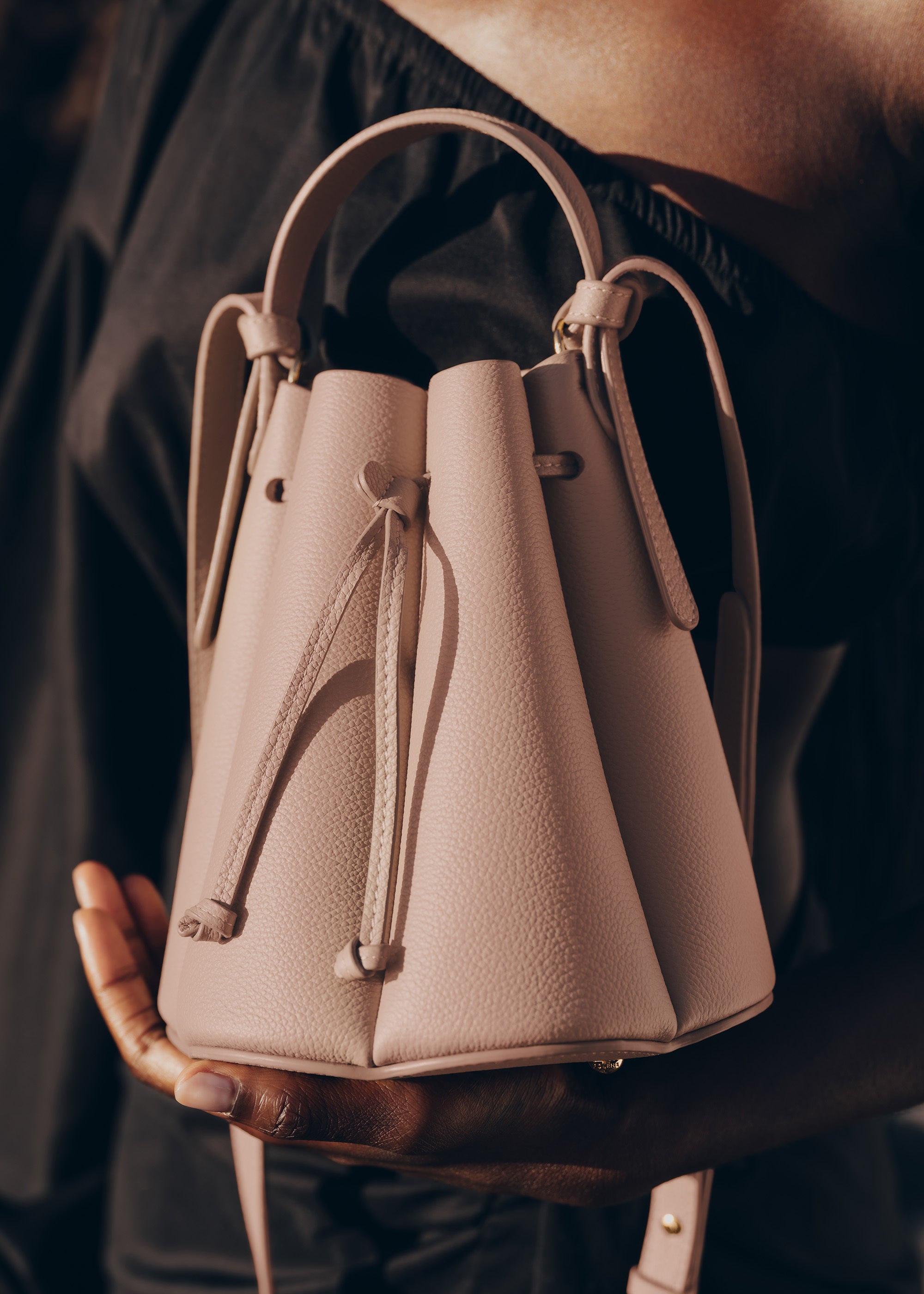Polène | バッグ - Numéro Huit Mini - ヌード テクスチャード – Polène JP