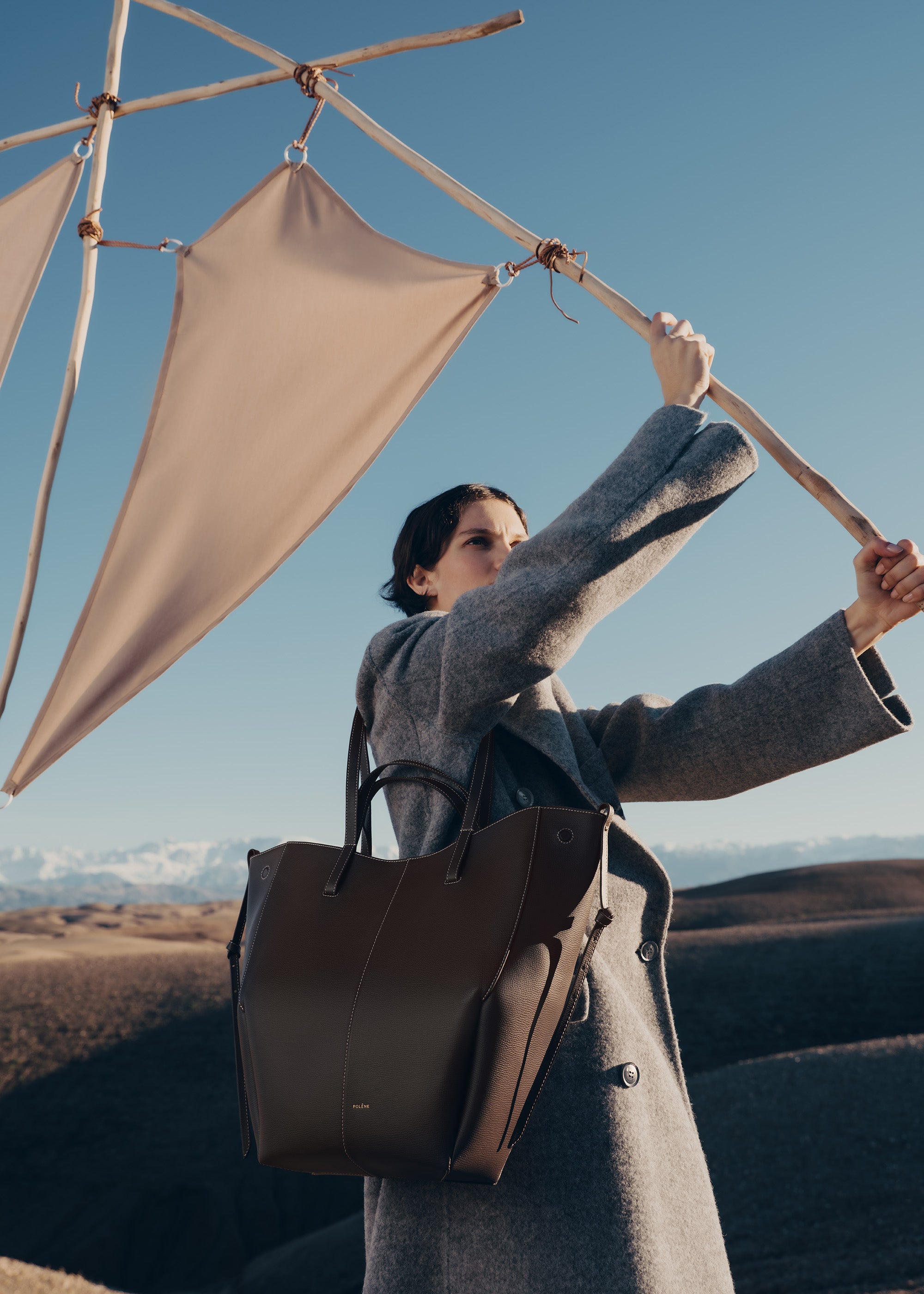 Polène | バッグ - Cyme Tote - テクスチャード エボニー – Polène JP