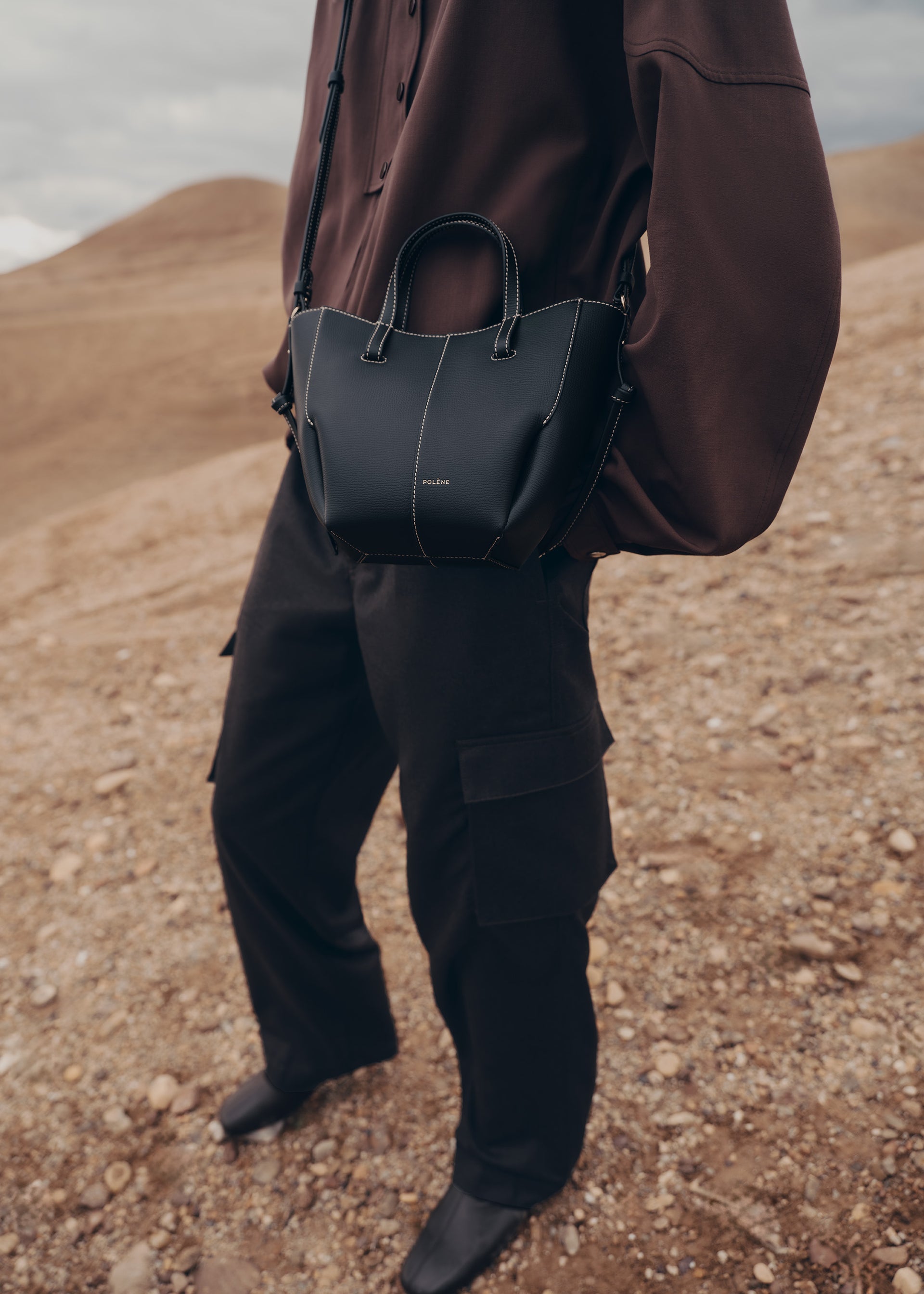 Cyme Tote Nano - ブラック テクスチャード エクリュ ステッチ