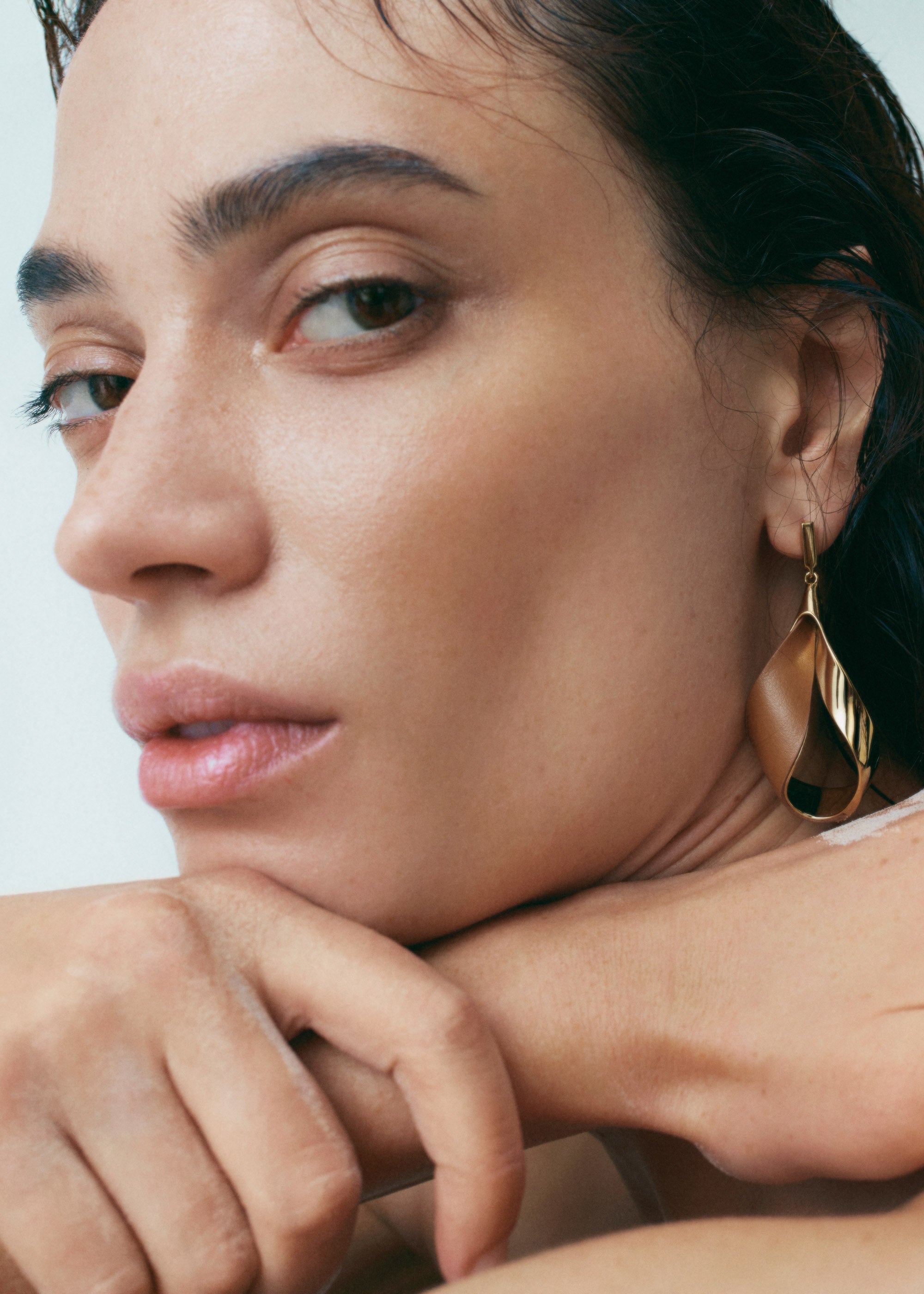 Ormé ドロップピアス - ゴールドカラーxキャメル – Polène