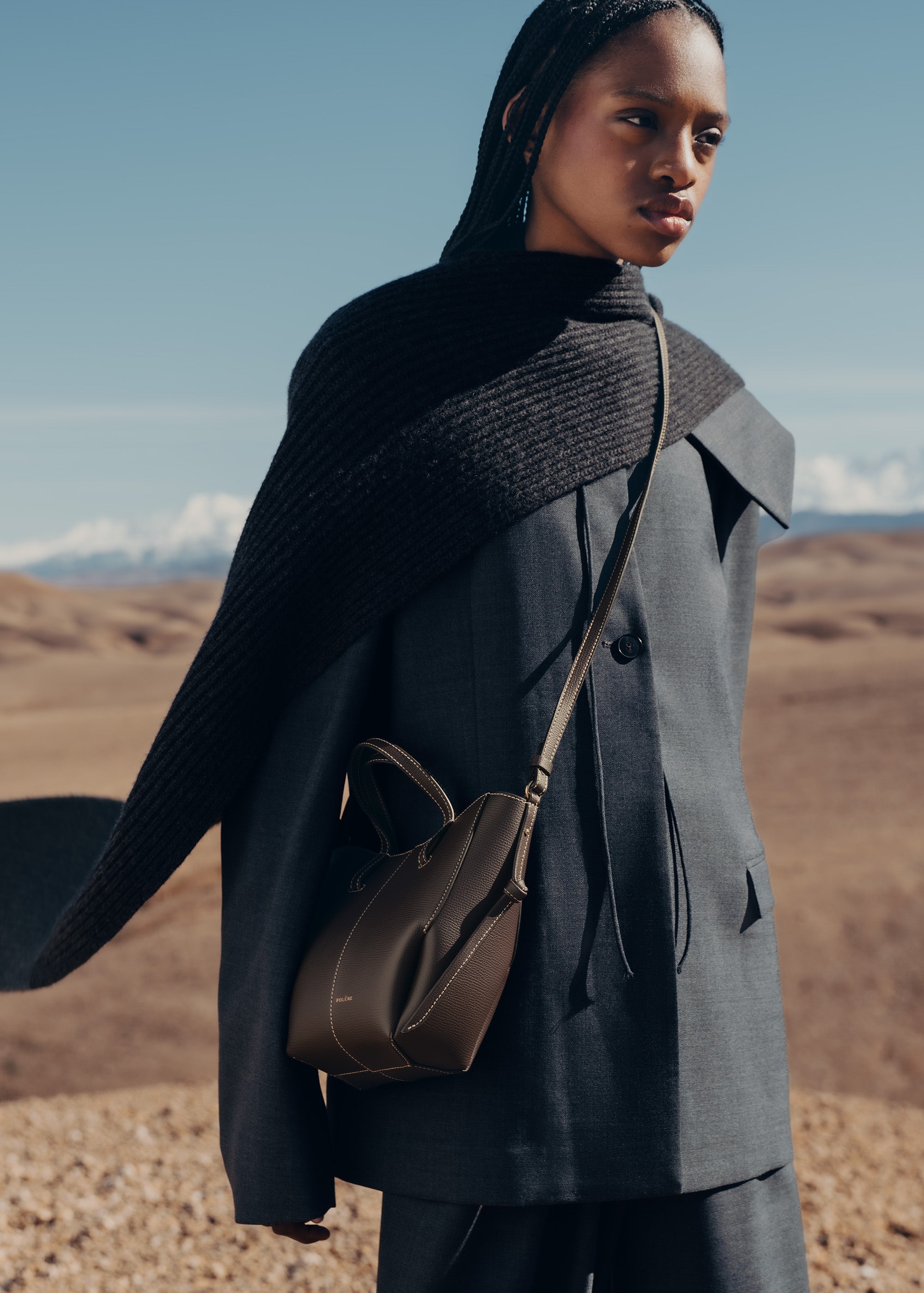 Polène | バッグ - Cyme Tote Nano - テクスチャード エボニー – Polène JP