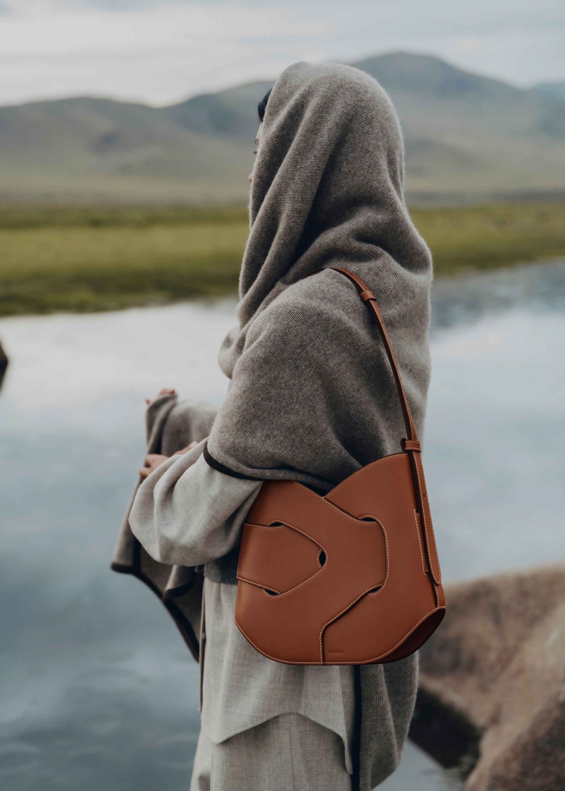 Polène | バッグ - Nodde Hobo - コニャック スムース – Polène JP