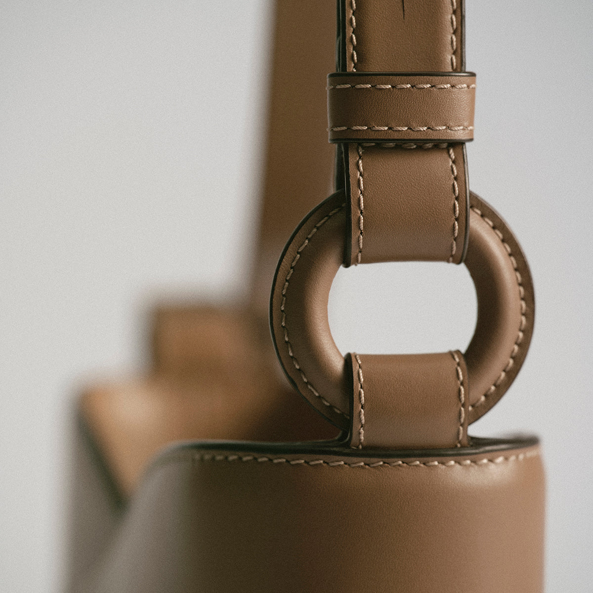 POLENE ポレーヌ Nodde ショルダーバッグ  エボニー Polène | バッグ - Nodde Hobo - エボニー スムース – Polène JP