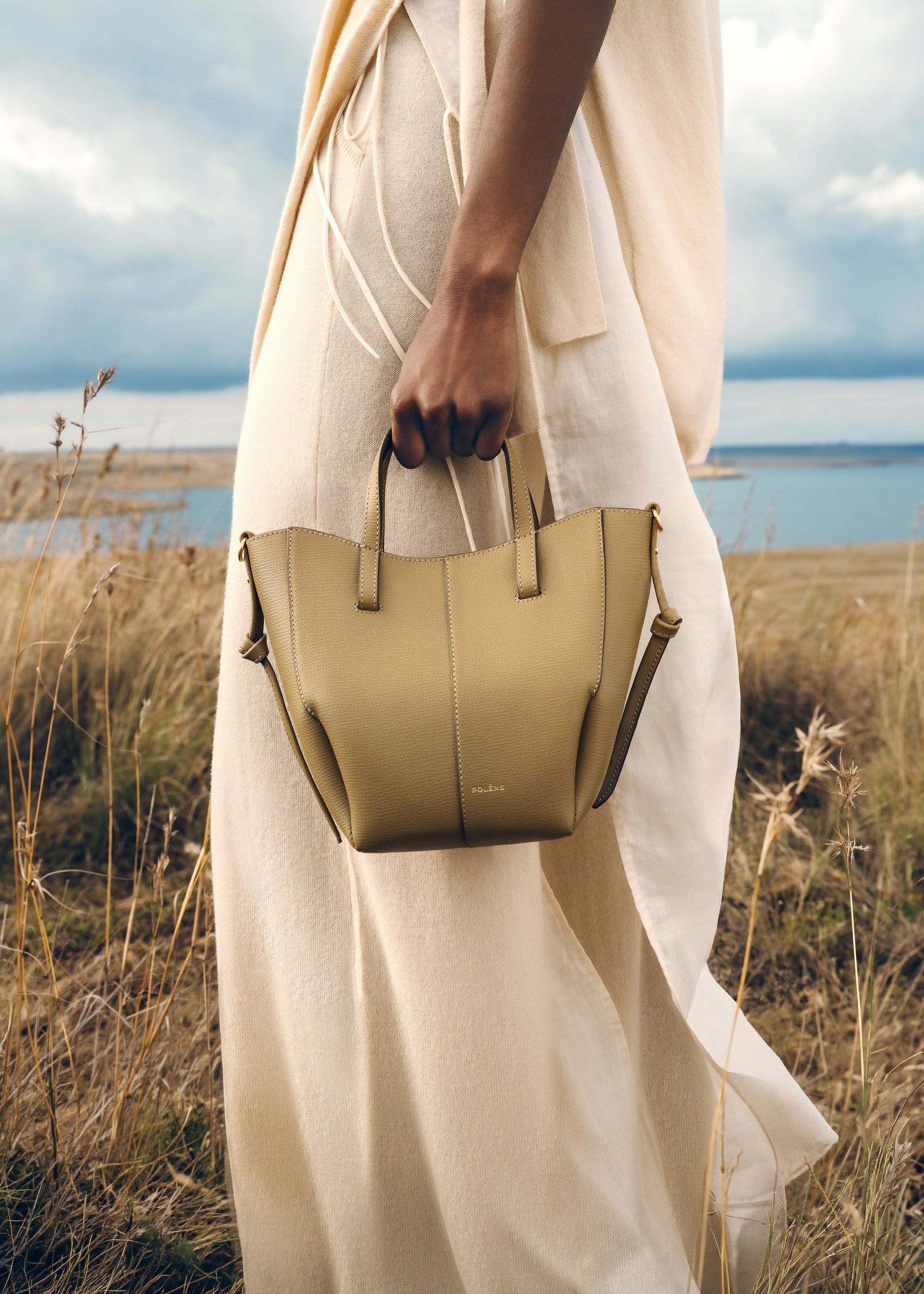 Cyme Tote Nano - テクスチャード スモーキーオリーブ