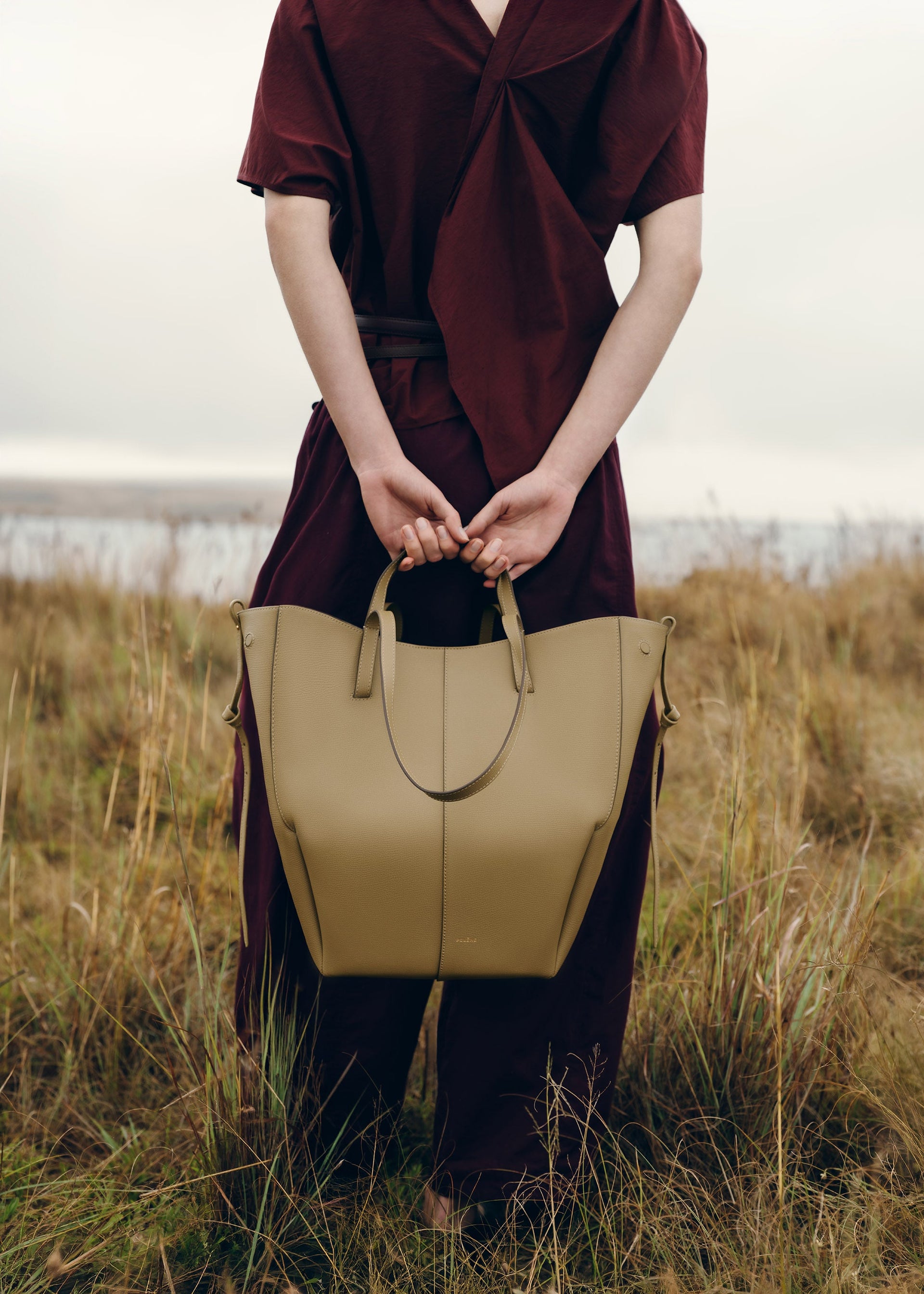 Cyme Tote - テクスチャード スモーキーオリーブ